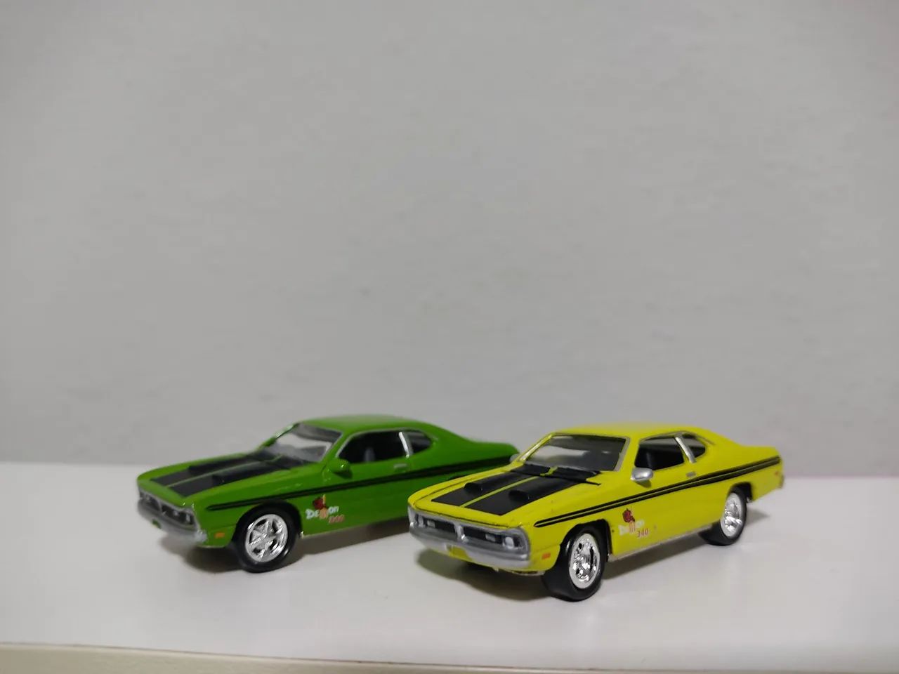 LOTE COM DUAS MINIATURAS DODGE DEMON - Hobbies e coleções - Centro