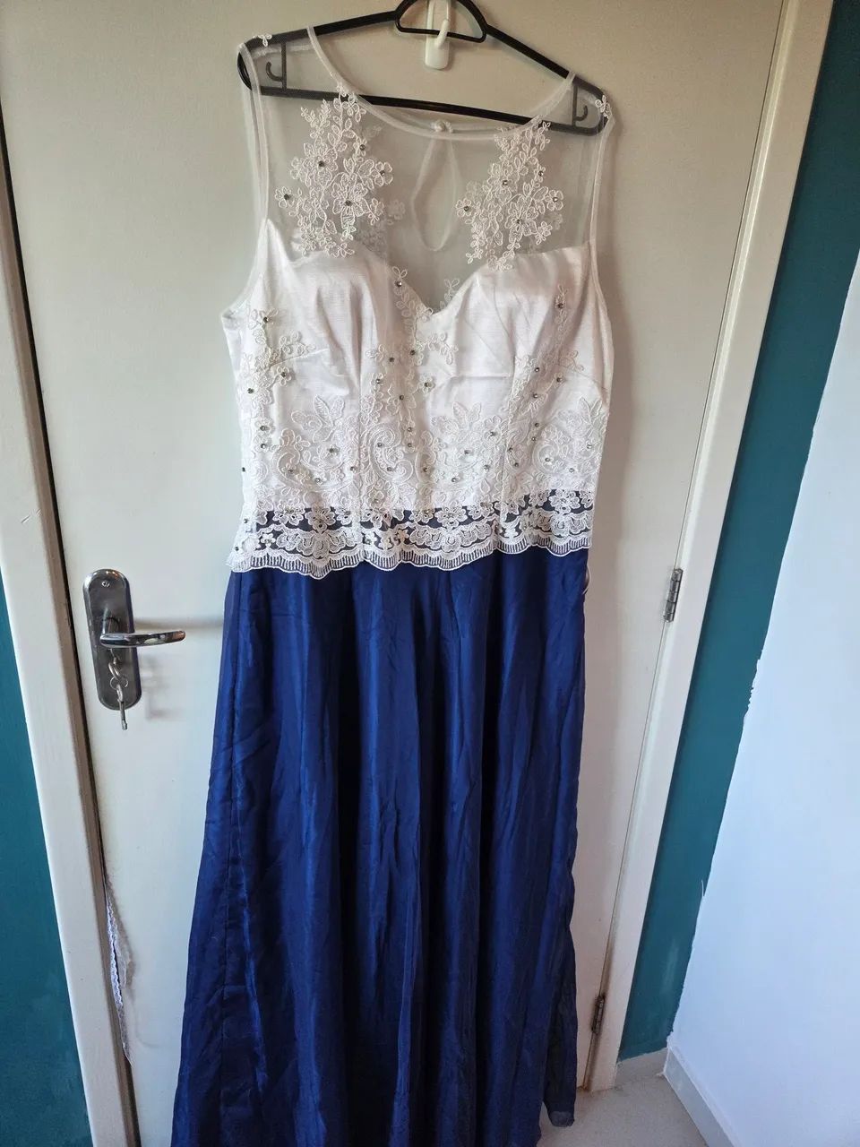 Vestido de Festa Azul e Branco - Foto 2