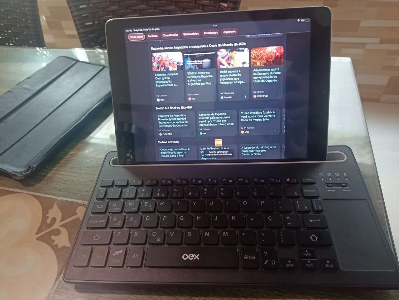 Tablet iPad + Teclado multifuncional - Foto 2