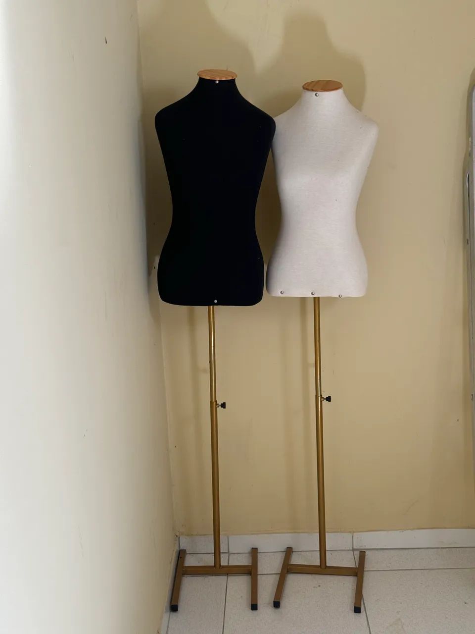 Busto para loja de roupa R$300 o par  - Foto 3