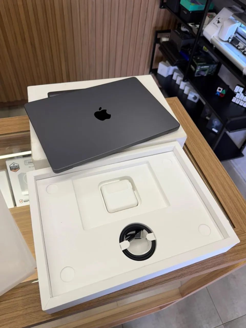 Macbook Pro 14" M5 pro 24/1tb Open box 2 ciclos - Foto 3