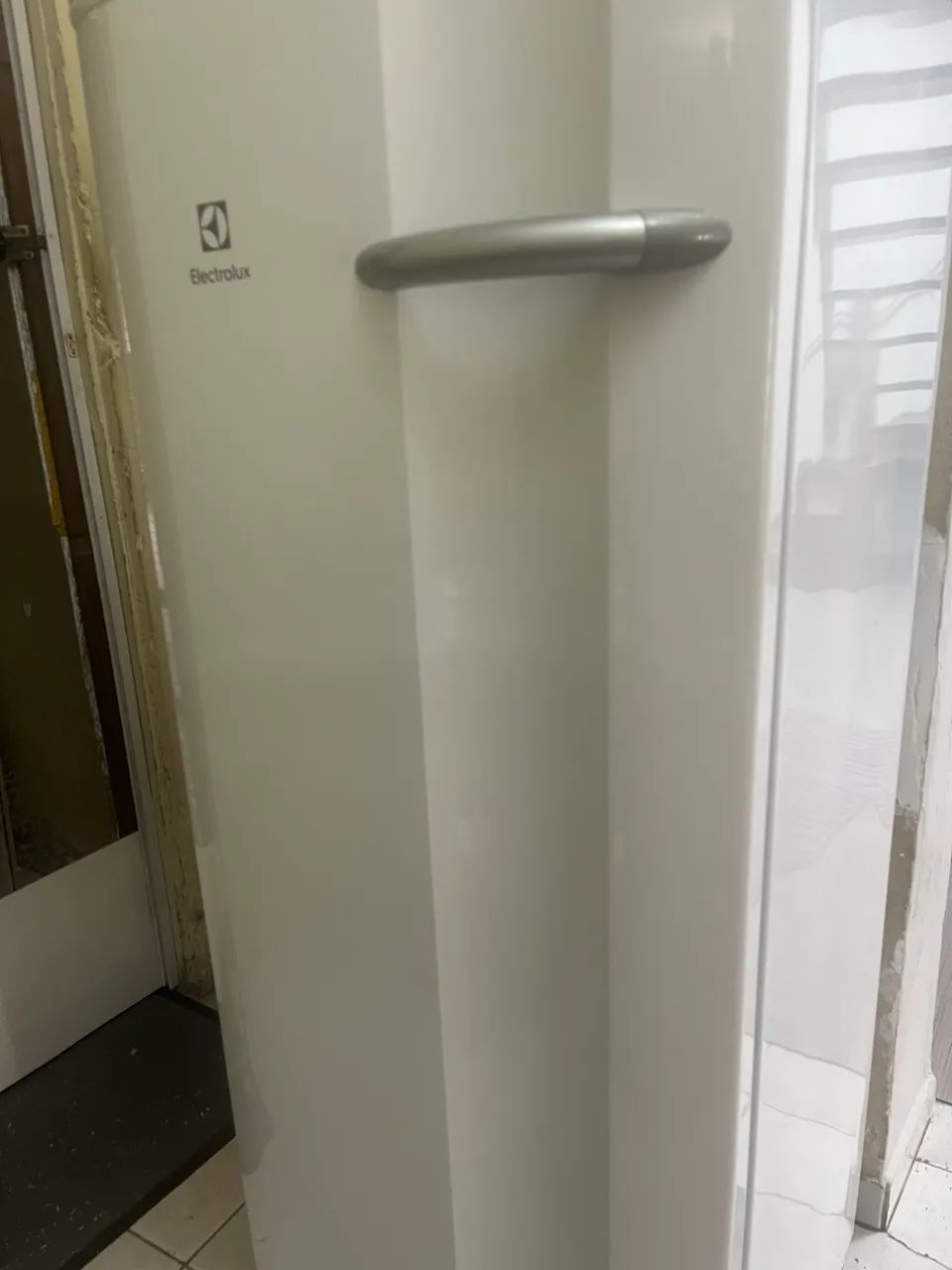Freezer vertical Eletrolux