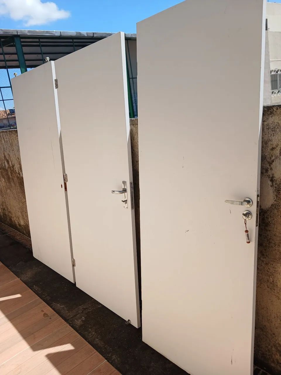 Portas de madeira MDF resistente a água perfeito estado  - Foto 5