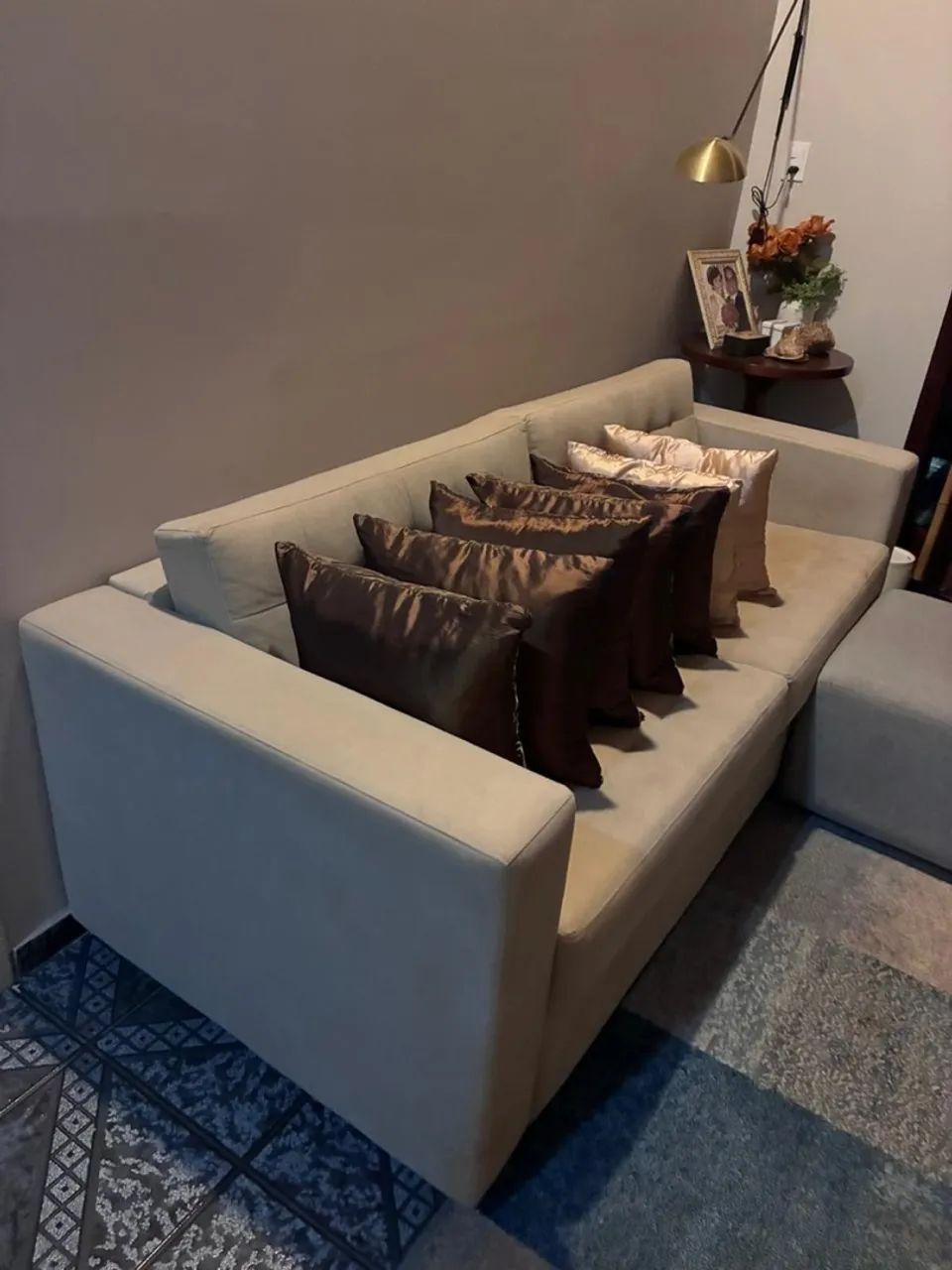 Sofá 3 Lugares Bege Cru - Foto 4