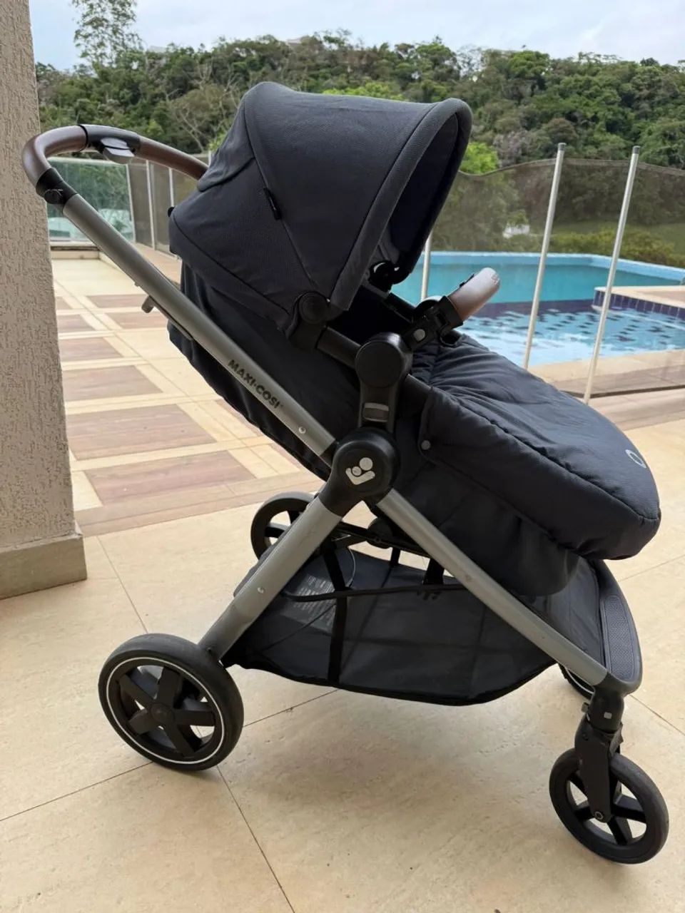 Carrinho bebê  + bebê conforto 