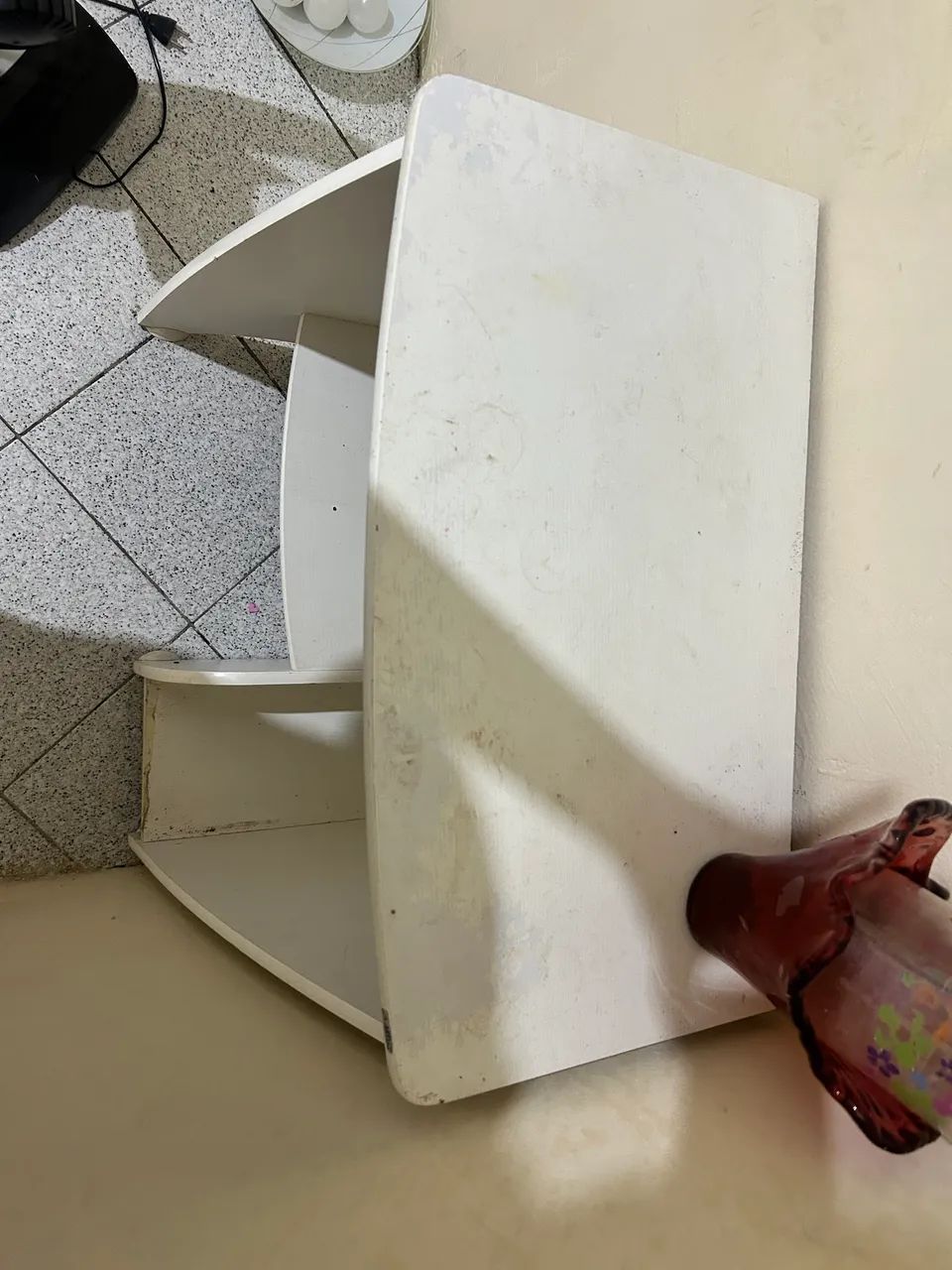 Mesa de computador funcional.