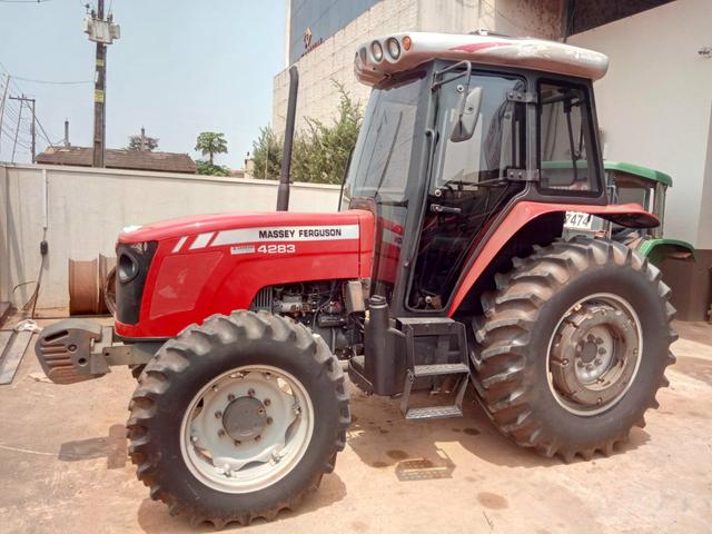 Trator Massey Ferguson 4283 turbo