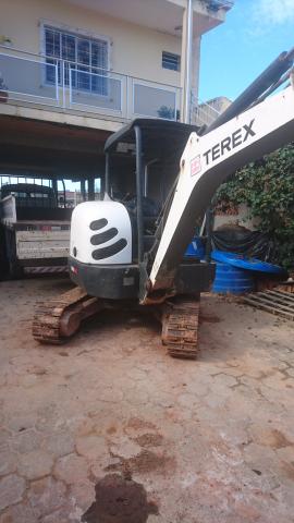 Miniescavadeira terex tc 37