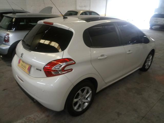 Peugeot 208 Allure com Teto - Foto 3