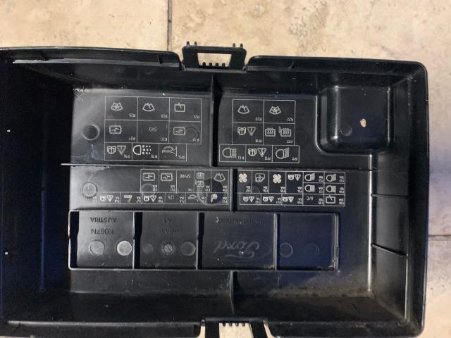 Tampa superior caixa fusivel ford transit original - Foto 5