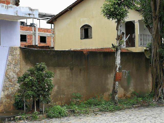 Lote/terreno 12x25, 300m² no Bairro Aeroporto próximo da Igreja N.S. Das Graças - Foto 2