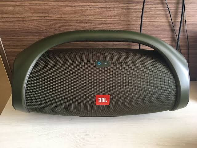 JBL BoomBox