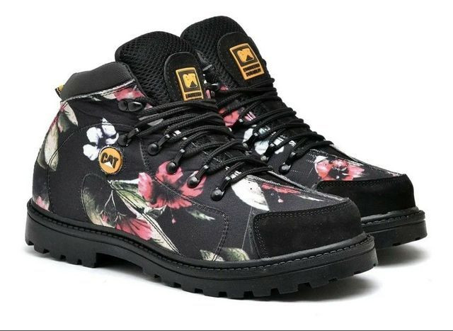 Bota Caterpillar Floral Estilo