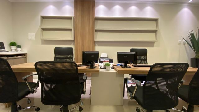 Vende móveis para escritório