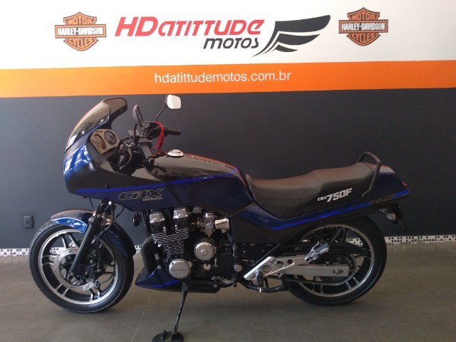 Sua majestade, a CBX 750, Eriton Motos