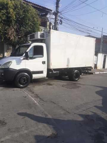 VENDO IVECO REFRIGERADA COM SERVIÇO