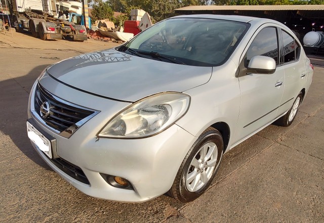 NISSAN VERSA SL 1.6