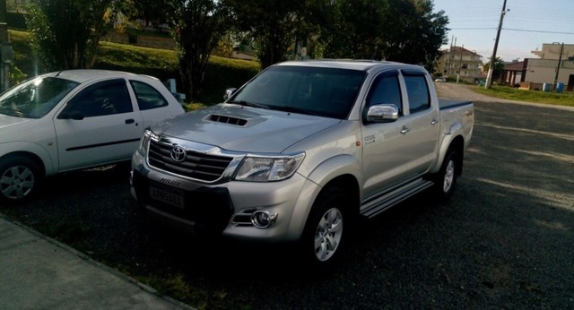 VENDE SE HILUX 2014 3.0 / 4X4