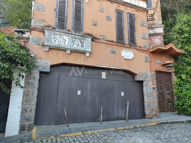 Laranjeiras | Casa 3 quartos, sendo 3 suites
