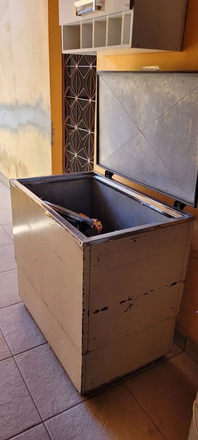 CAIXA INOX PARA BEBIDAS - 200 LITROS 