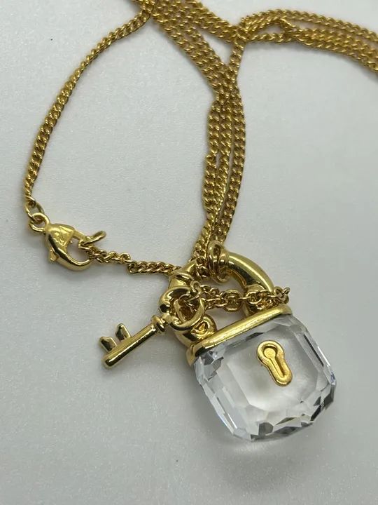 Colar Swarovski Dourado Cadeado em Cristal - Foto 2
