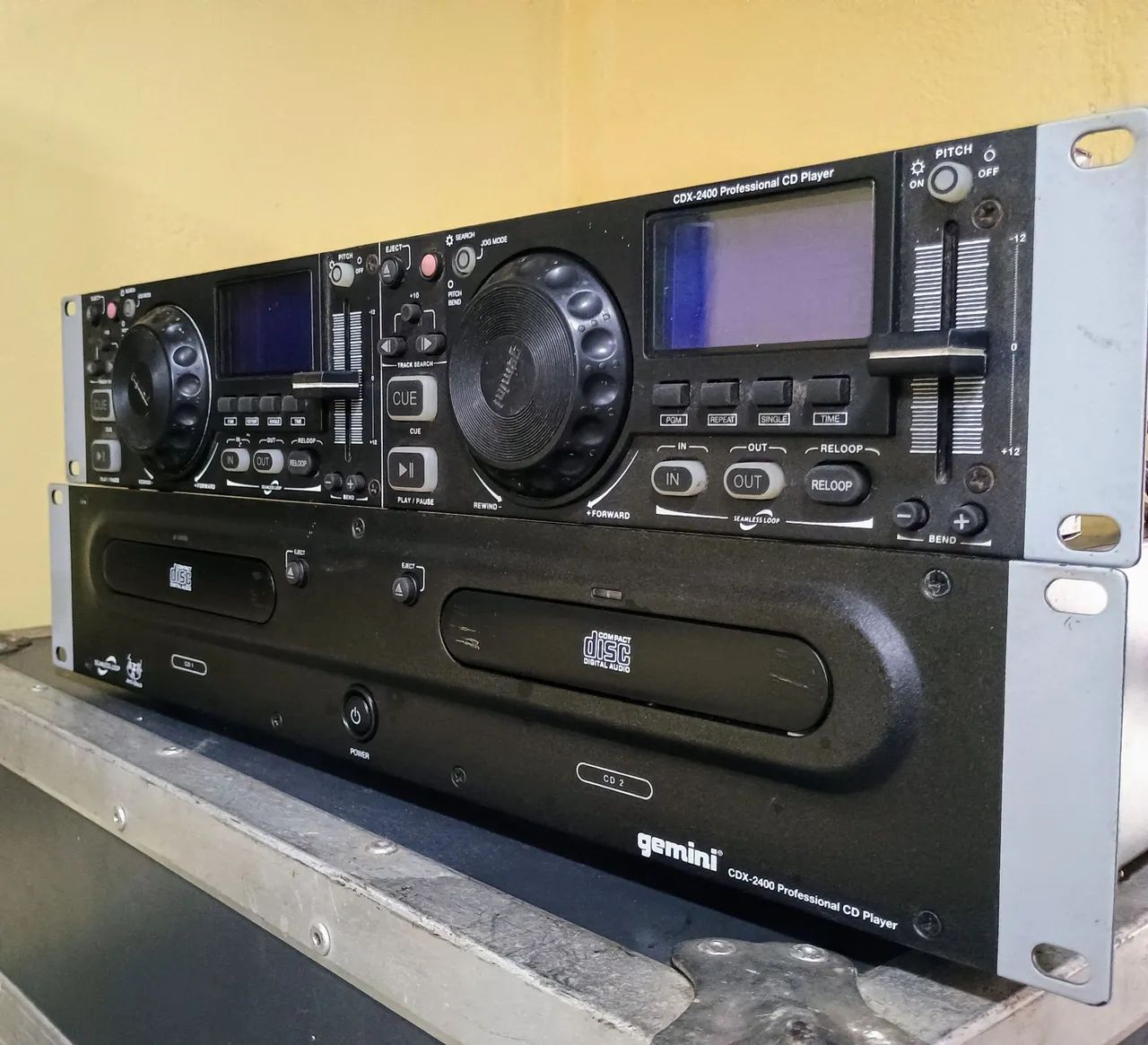 CD player duplo profissional Gemini CDX-2400 - Aparelhos de Som