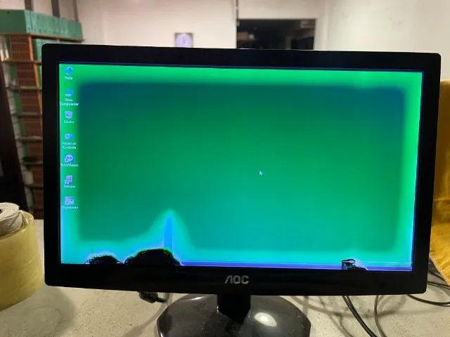 Monitor Aoc Widescreem 15 Polegadas E1621SW Com Defeito64289271745666121