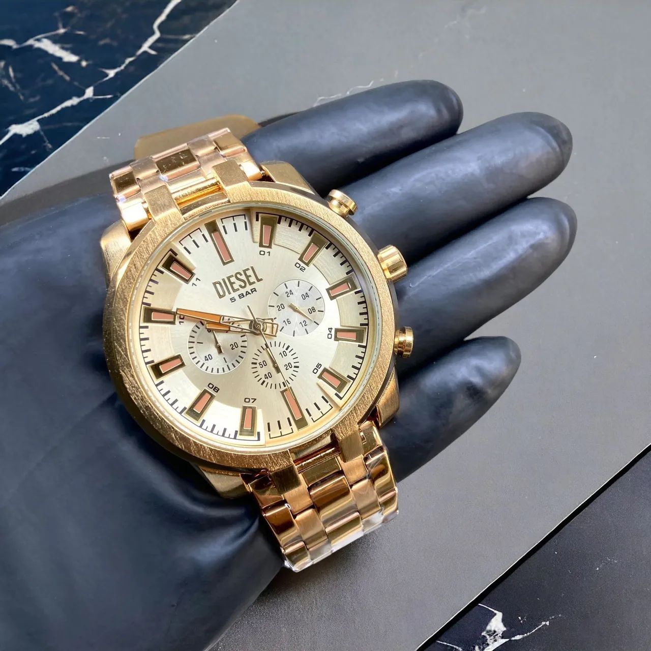 Relógio Diesel 5 Bar dourado cronógrafos funcionais