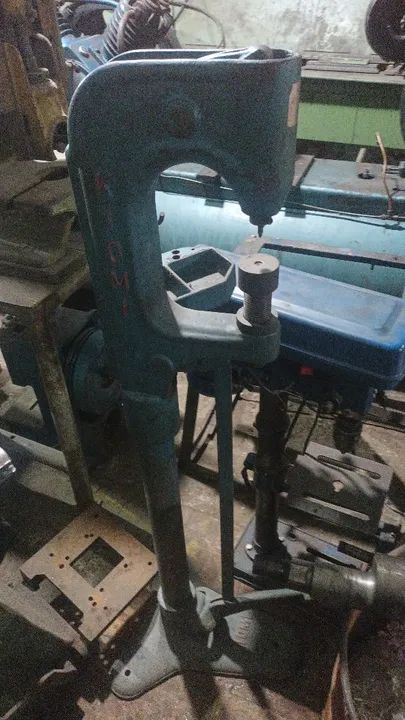 Máquina de Rebite Industrial - Preço Negociável