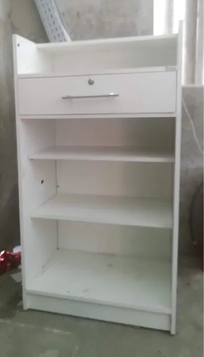 Balcão de loja em MDF branco promocional