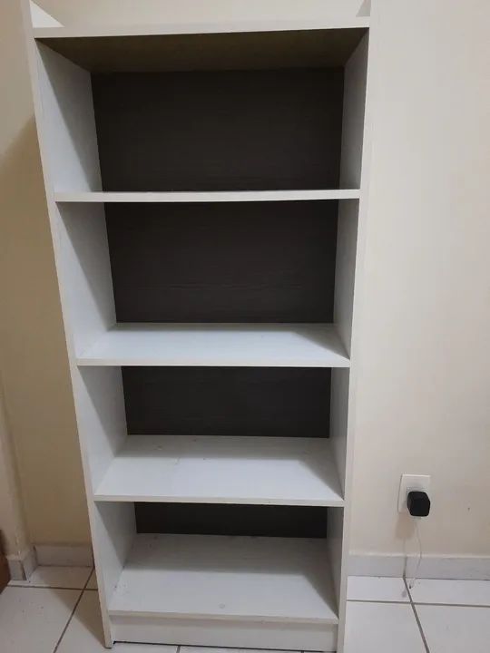 Estante em ótimo estado 