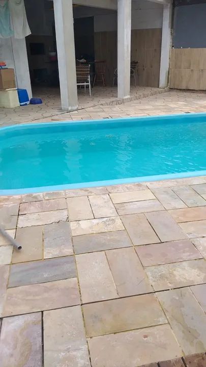 Casa com piscina, 100 m do mar 