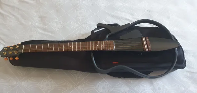 Violão Yamaha Silent aço cor preta