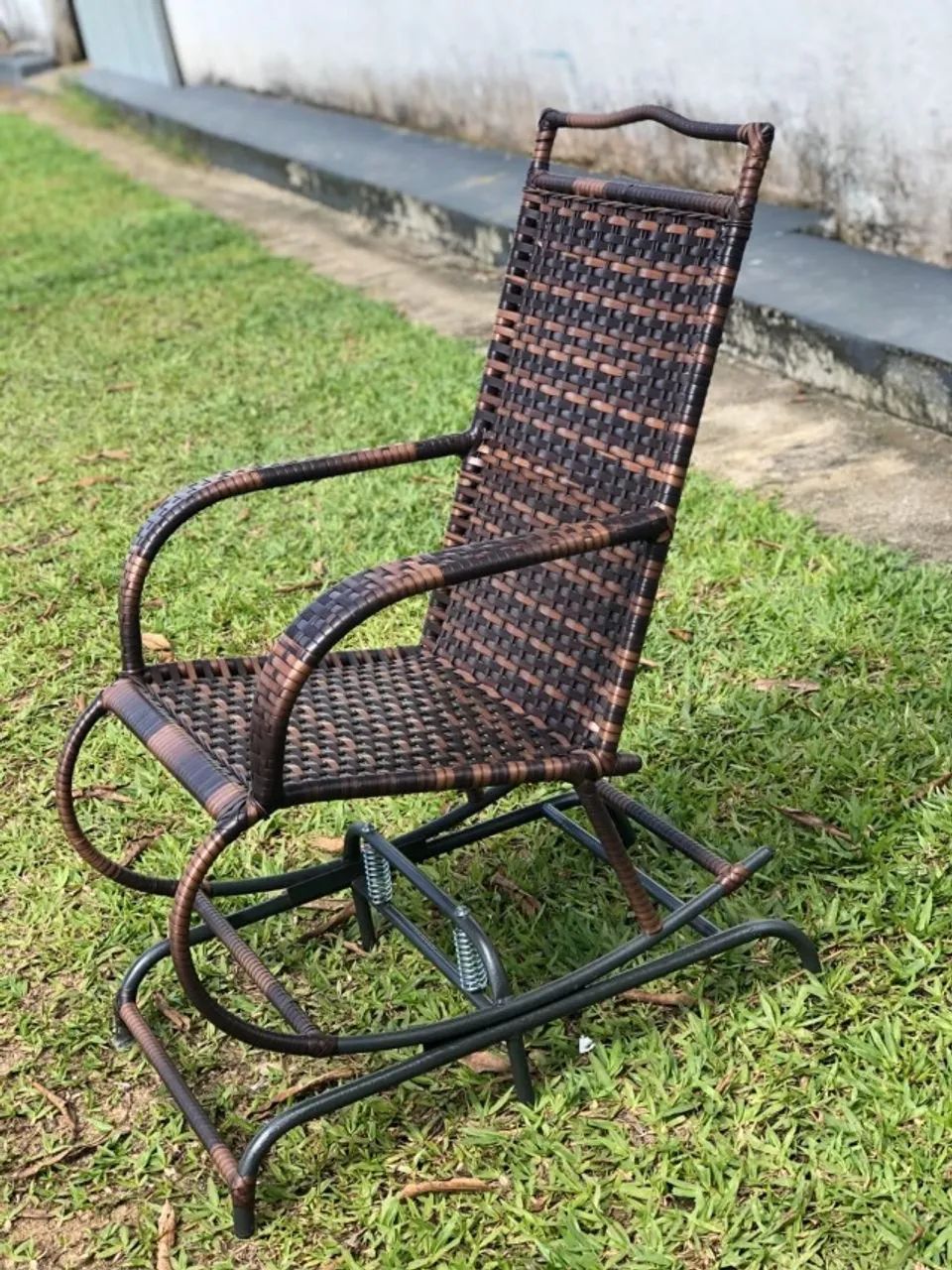 CADEIRA DE BALANÇO DE FERRO