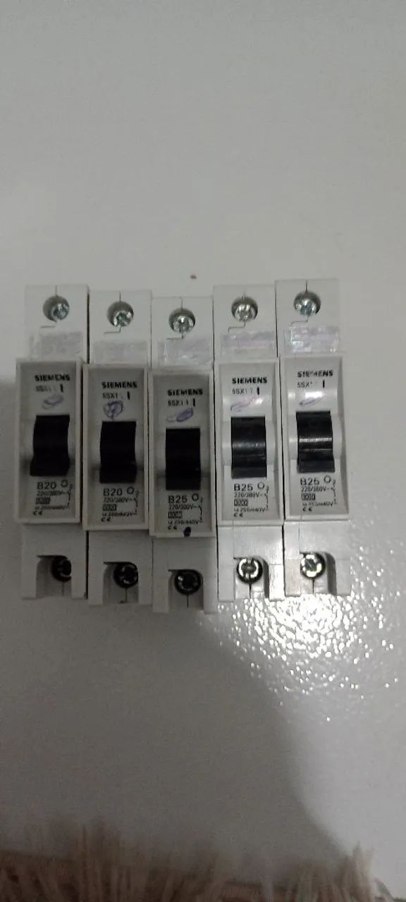 Disjuntores Weg MDW C16 230/400V 3000A - Foto 2