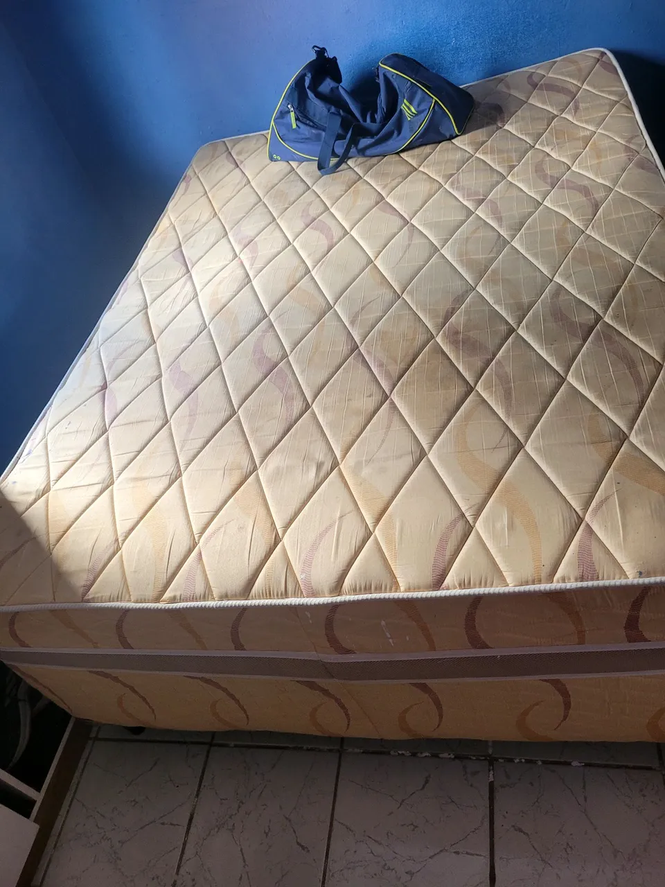 Cama de casal Box