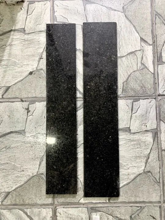 02 Soleiras de Granito Preta - Medidas na descrição