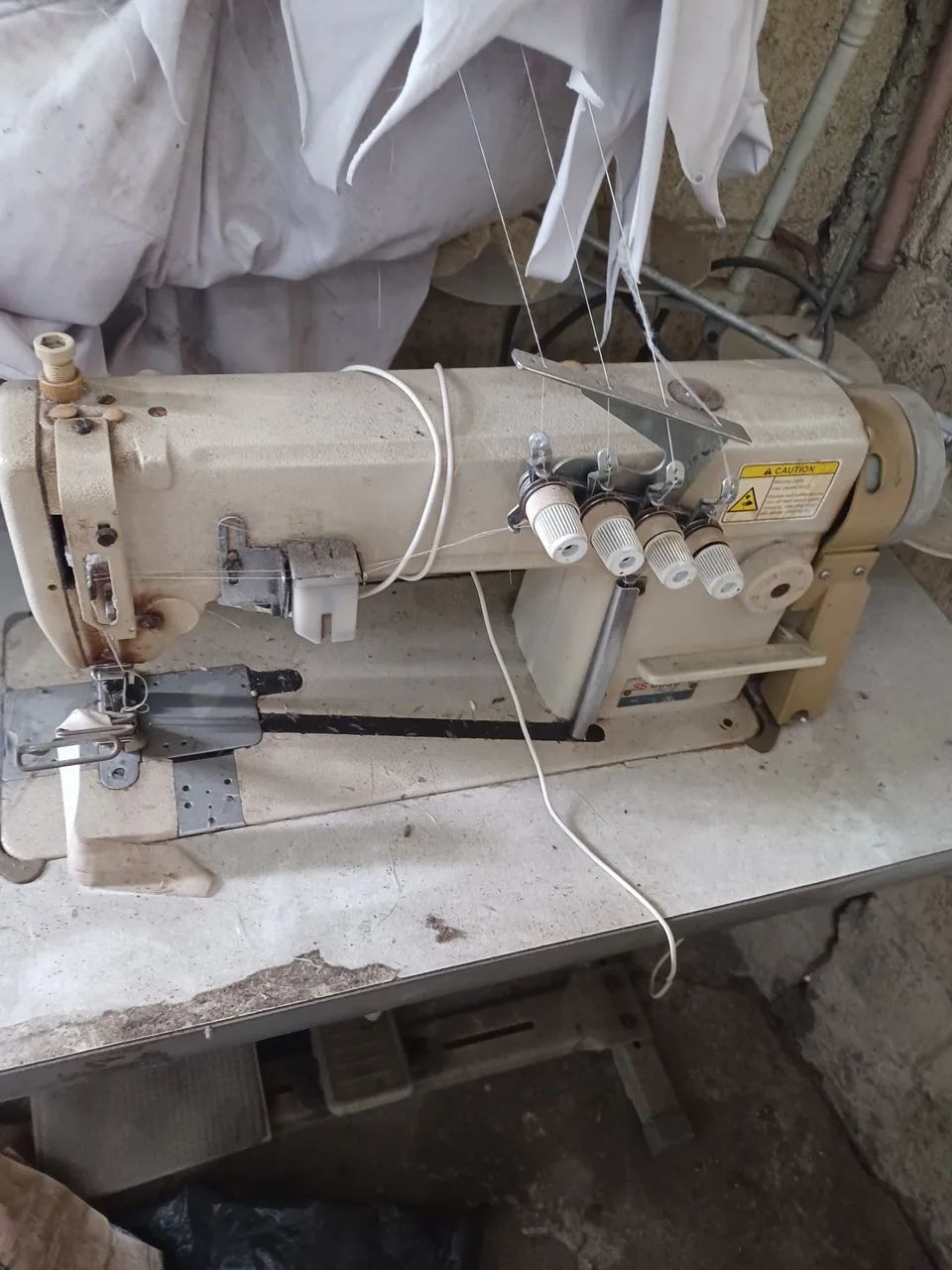 Máquina de Costura Industrial ponto corrente para cobre 2 agulhas