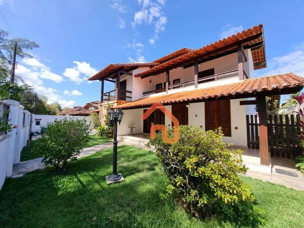 Casa com 4 dormitórios à venda, 300 m² por R$ 2.600.000,00 - Camboinhas - Niterói/RJ