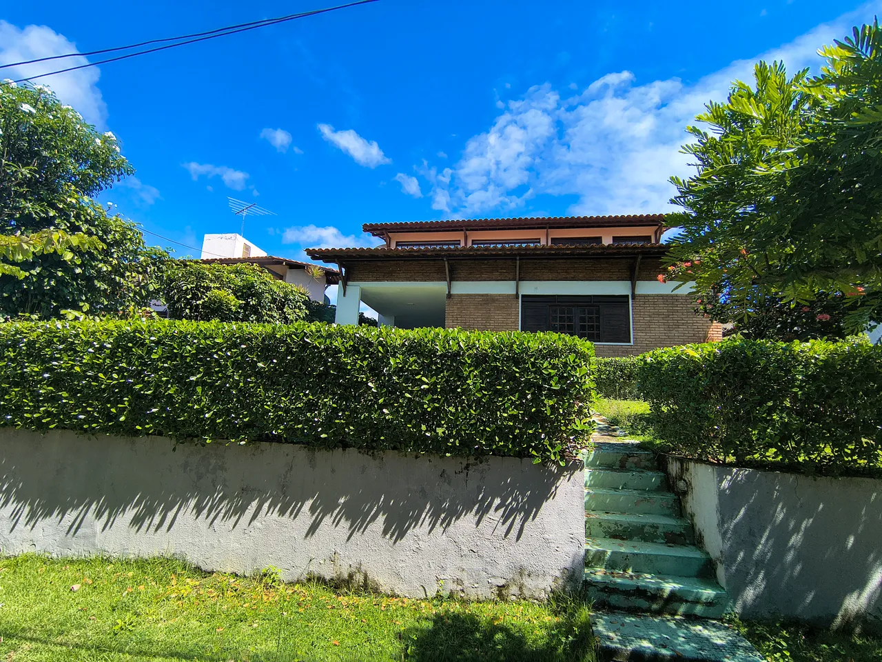 Excelente casa em condomínio fechado