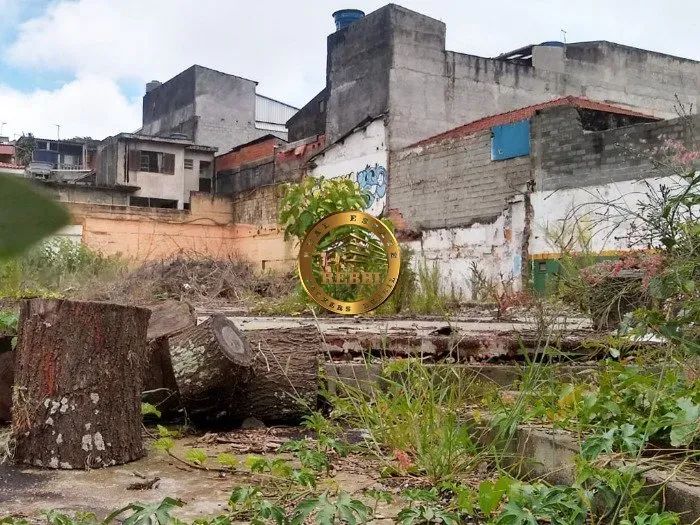 Terreno em Diadema, no bairro Casa Grande, à venda.