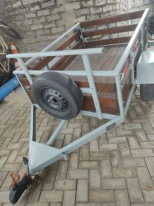 Carreta de madeira e ferro