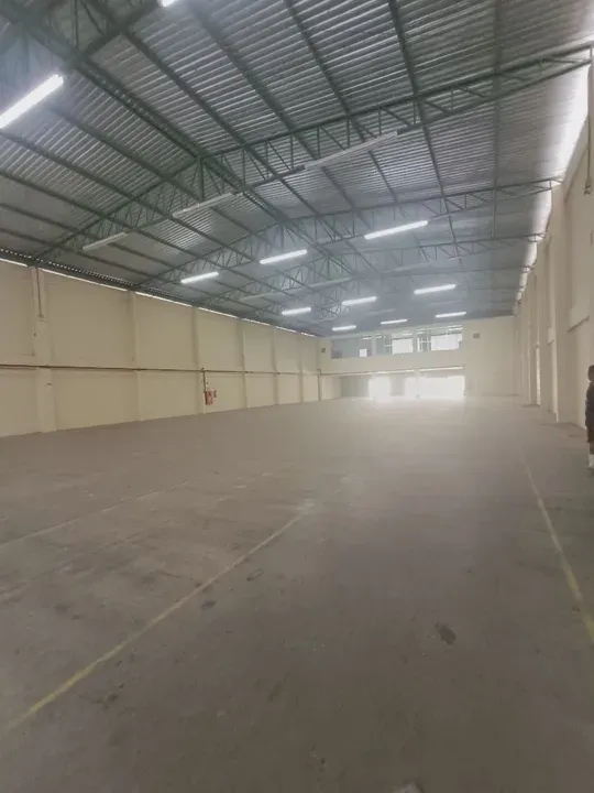 Galpão c/4 Docas, 1.500 M², em Compensa - Manaus - AM