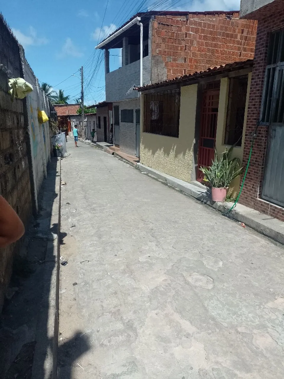 Vendo um puxadinho com terreno