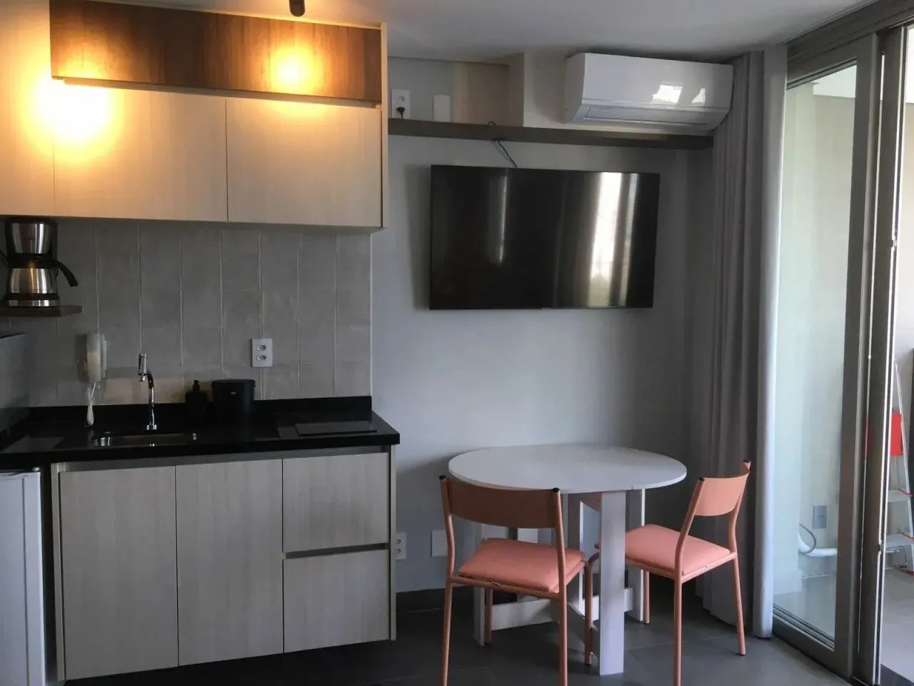 ÓTIMO STÚDIO MOBILIÁDO PARA LOCAÇÃO!! JARDINS!! EDIFICIO COM LAZER COMPLETO!!