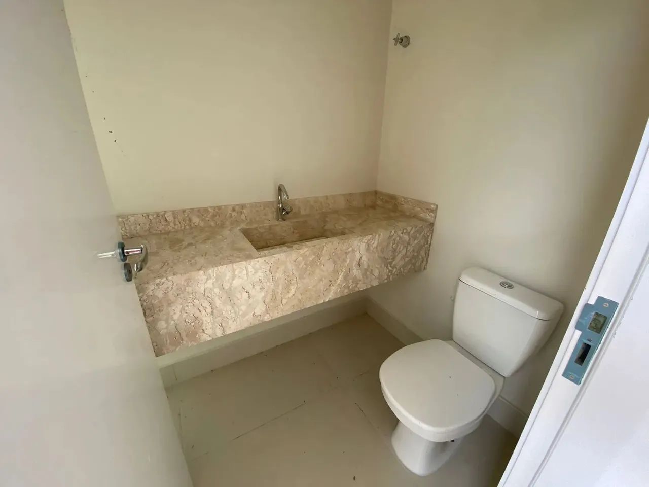 Casa no Condomínio Passaredo  tem 138m² / 3 Suítes com Pé Direito Duplo na Ponta Negra - Foto 4