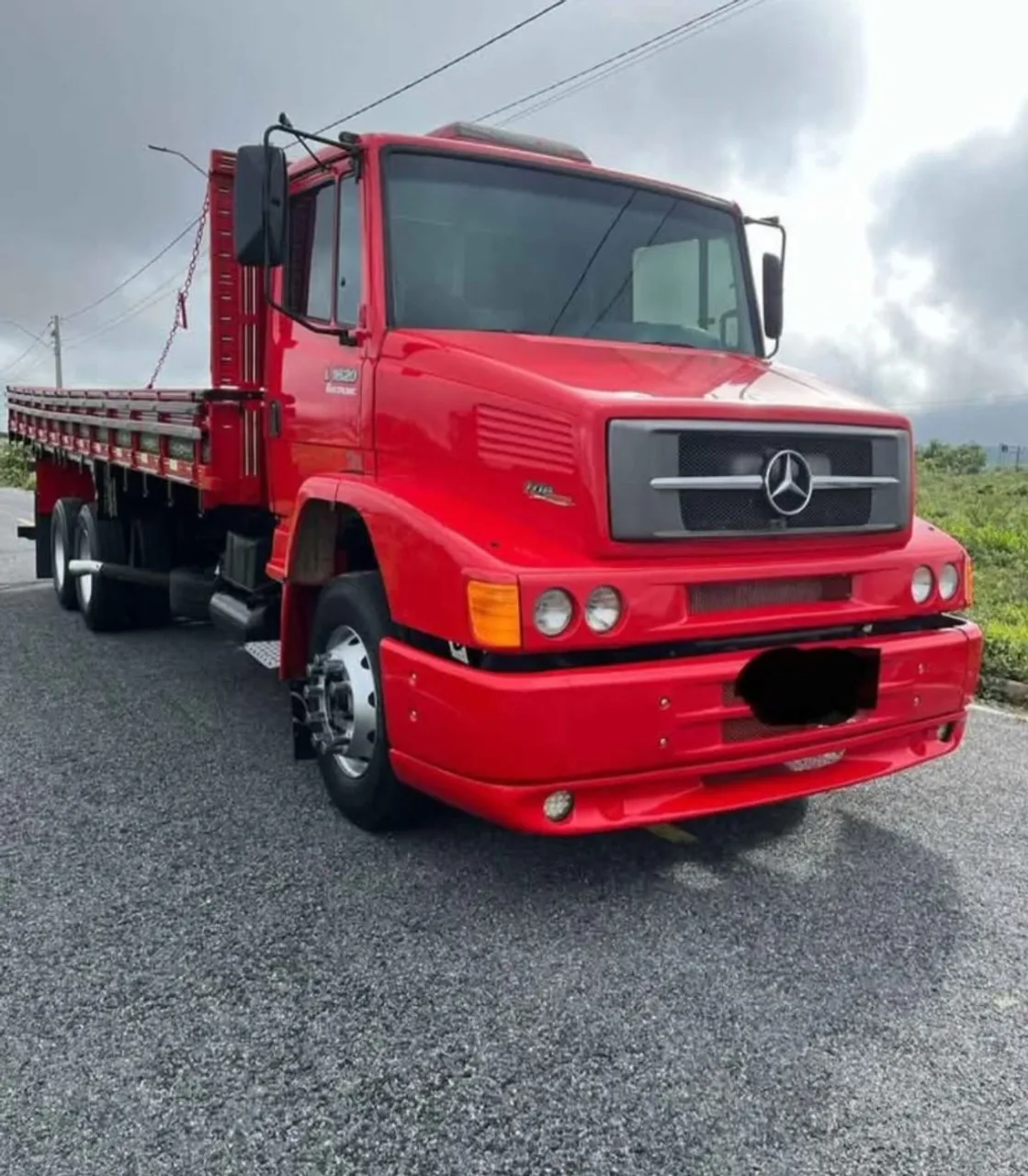 Mercedes-Benz 1620 Carroceria Vermelha