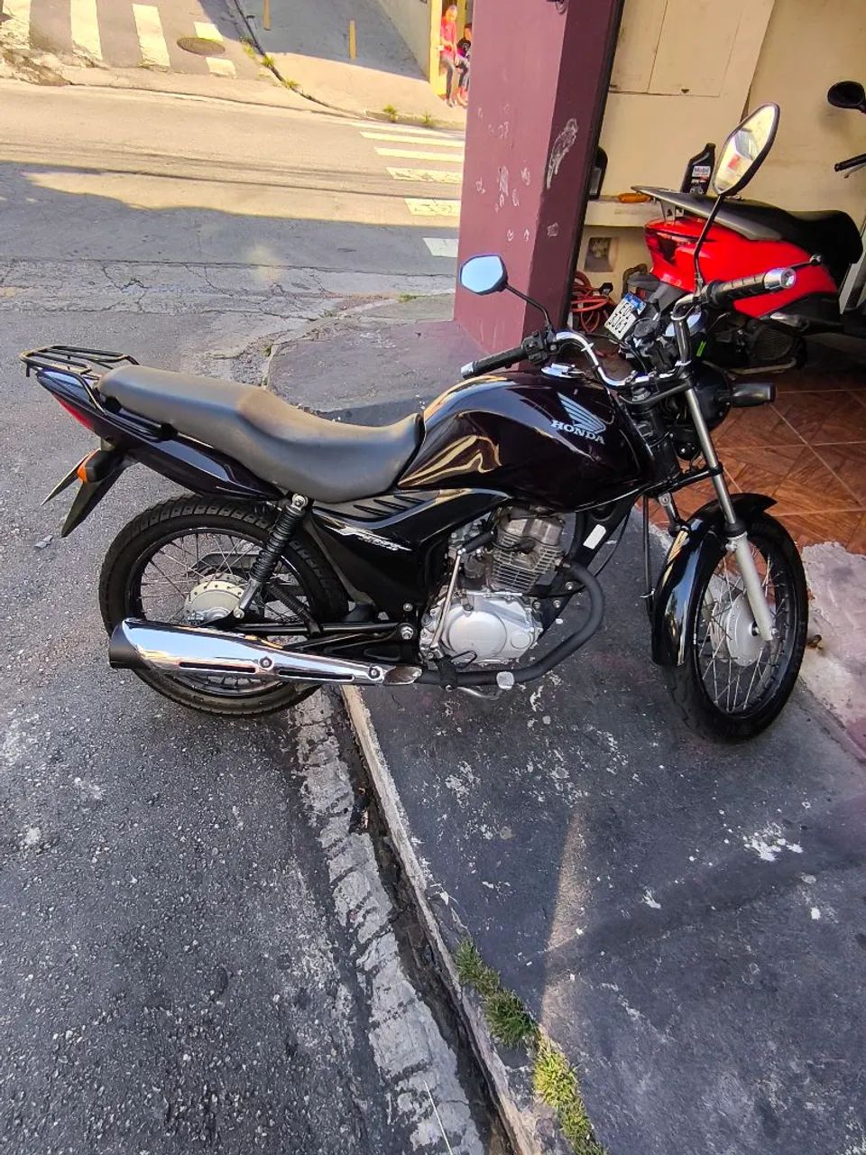 Moto nova único dono pouco km para o ano dela  - Foto 3