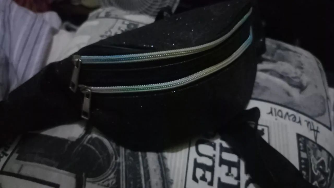 Pochete preta brilhosa para carnaval, esta nova