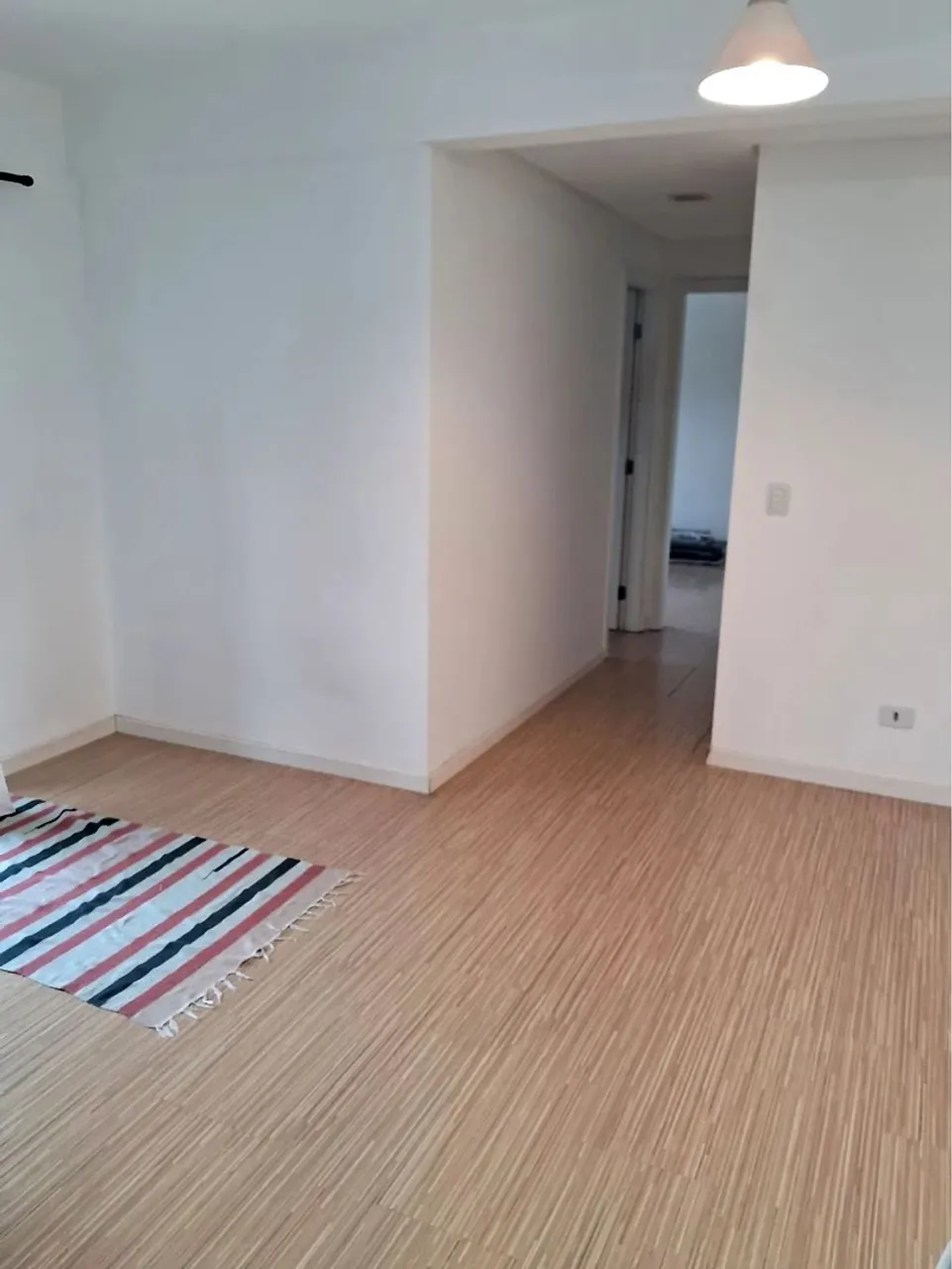 Piso Laminado Eucafloor Elegance 38m2 e Rodapé branco